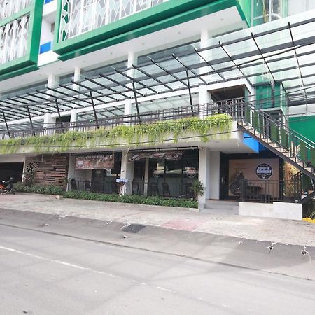 Harvia Suites Kebon Jeruk Джакарта Екстер'єр фото