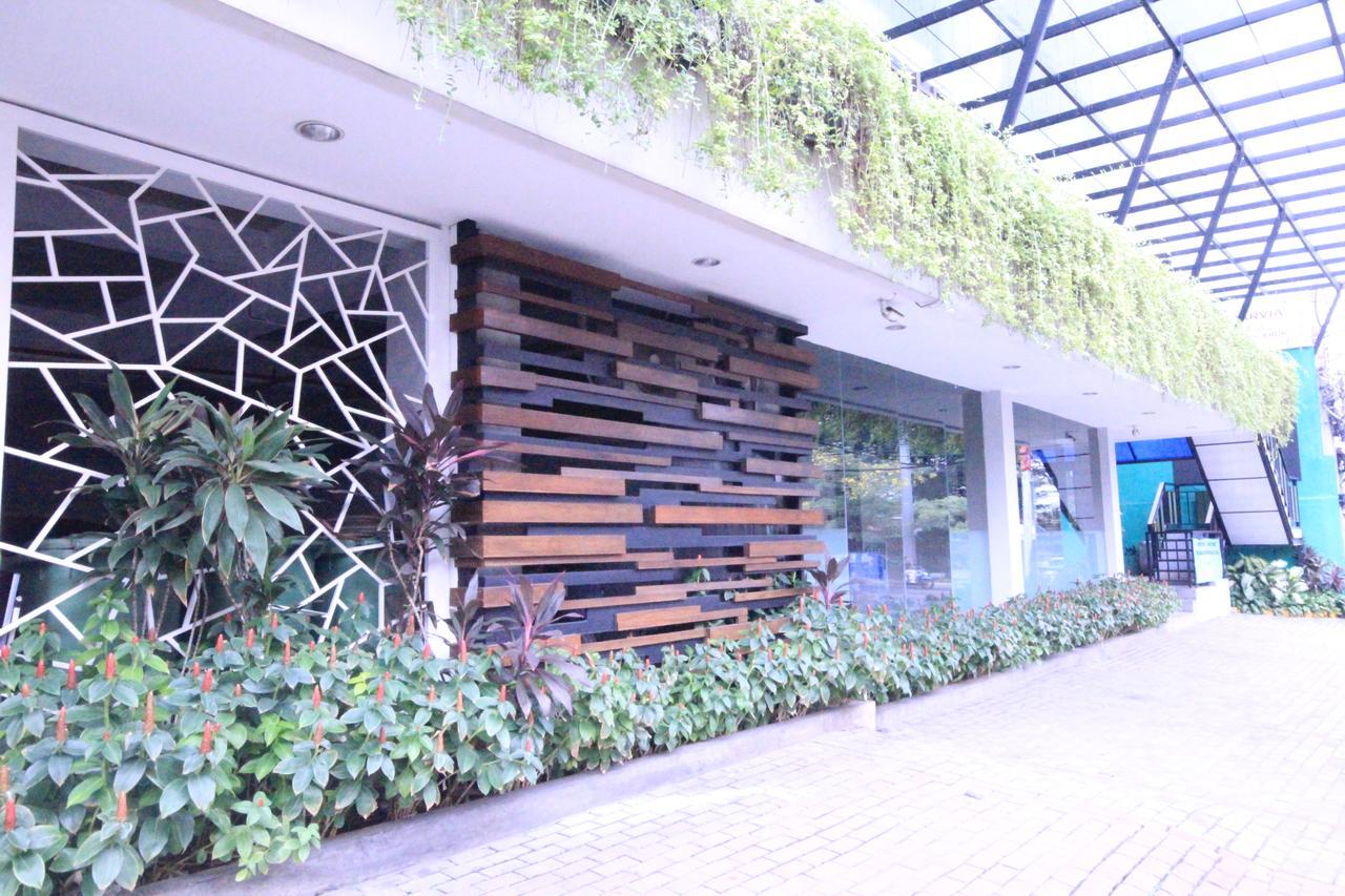 Harvia Suites Kebon Jeruk Джакарта Екстер'єр фото