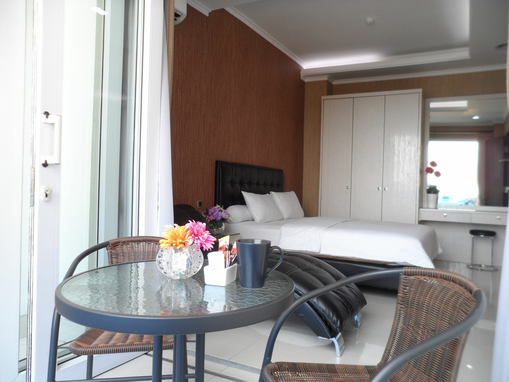 Harvia Suites Kebon Jeruk Джакарта Екстер'єр фото